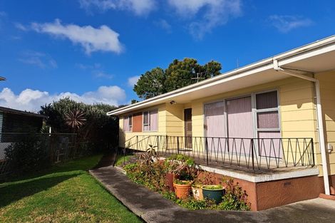 Photo of property in 94 Matipo Road, Te Atatu Peninsula, Auckland, 0610