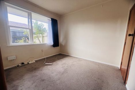 Photo of property in 1b Barron Drive, Green Bay, Auckland, 0604