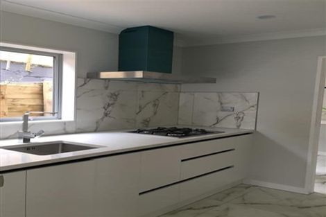 Photo of property in 81 Lake Road, Northcote, Auckland, 0627