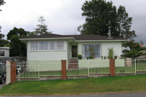 Photo of property in 16 Blue Way, Glendene, Auckland, 0602