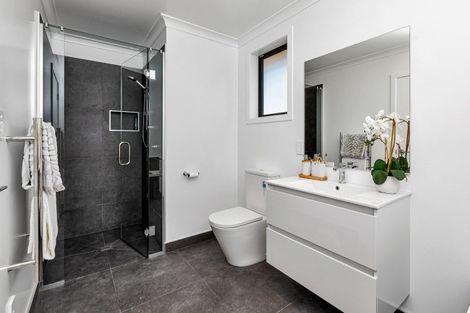 Photo of property in 55 Te Taniwha Road, One Tree Point, 0118