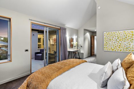 Photo of property in 17 Cornwall Street, Vauxhall, Dunedin, 9013