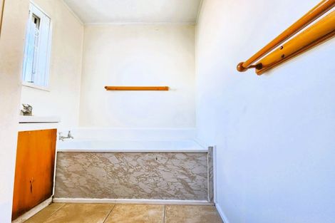 Photo of property in 26 Tamaki Bay Drive, Pakuranga, Auckland, 2010