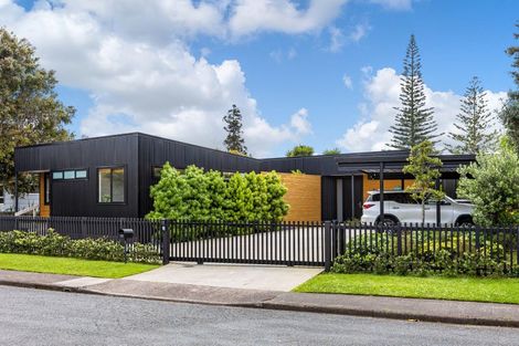 Photo of property in 59 The Circle, Manly, Whangaparaoa, 0930