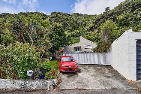 Photo of property in 2/345 Muritai Road, Eastbourne, Lower Hutt, 5013