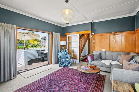 Photo of property in 13 Paynters Avenue, Strandon, New Plymouth, 4312