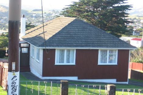 Photo of property in 12 Pikarere Street, Titahi Bay, Porirua, 5022