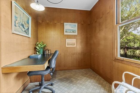 Photo of property in 51 Awa Road, Karaka Bays, Wellington, 6022