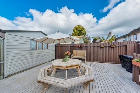 Photo of property in 194 Waitemata Drive, Ranui, Auckland, 0612