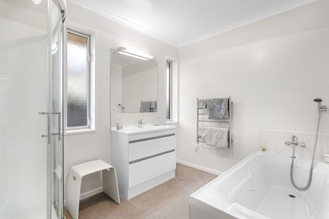 Photo of property in 17 Holly Place, Rangiora, 7400