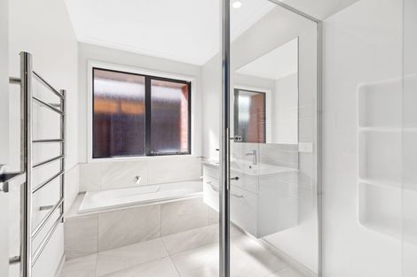 Photo of property in 1 Waikiwi Way, Papamoa, 3118