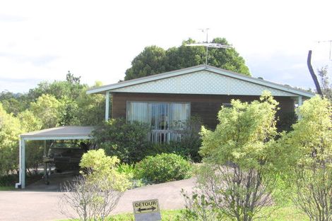 Photo of property in 1/1032 East Coast Road, Fairview Heights, Auckland, 0630