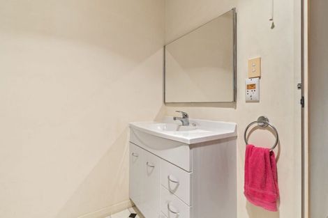 Photo of property in 2 Loasby Place, Greytown, 5712