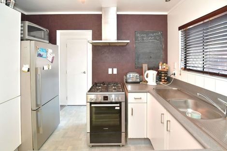 Photo of property in 37 Bay Street, Red Beach, 0932