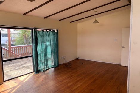 Photo of property in 63 Harrington Road, Henderson, Auckland, 0610