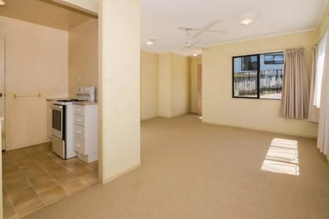 Photo of property in 10a Elizabeth Drive, West Harbour, Auckland, 0618