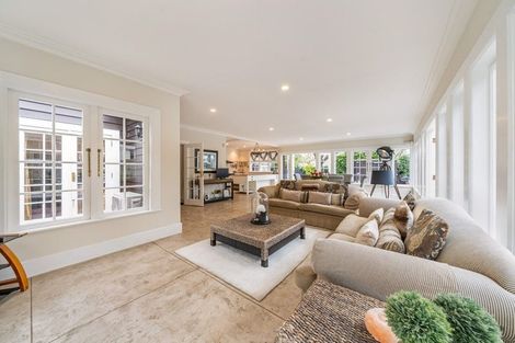 Photo of property in 291 Fergusson Drive, Heretaunga, Upper Hutt, 5018