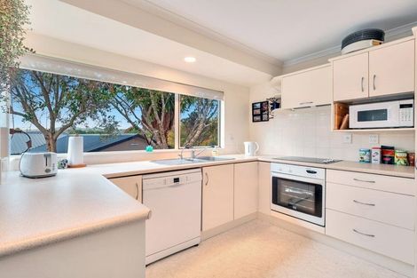 Photo of property in 86 Osprey Drive, Welcome Bay, Tauranga, 3112