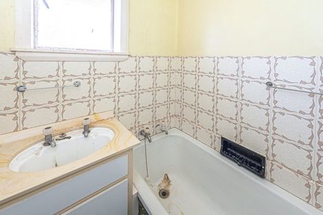 Photo of property in 15 Matai Street, Castlecliff, Whanganui, 4501