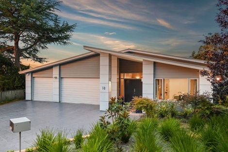 Photo of property in 10 Sunhaven Place, Huntsbury, Christchurch, 8022