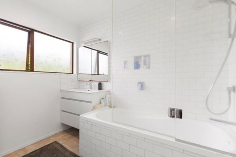 Photo of property in 2/129 Chivalry Road, Glenfield, Auckland, 0629