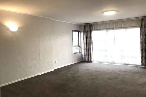 Photo of property in 1/3 Colin Wild Place, Glenfield, Auckland, 0629