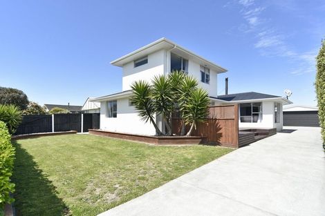 Photo of property in 9 Heathglen Avenue, Parklands, Christchurch, 8083