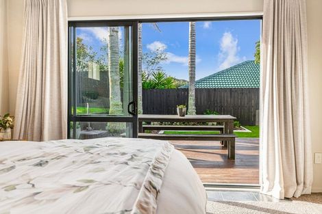 Photo of property in 87 Te Wharau Drive, Greenhithe, Auckland, 0632