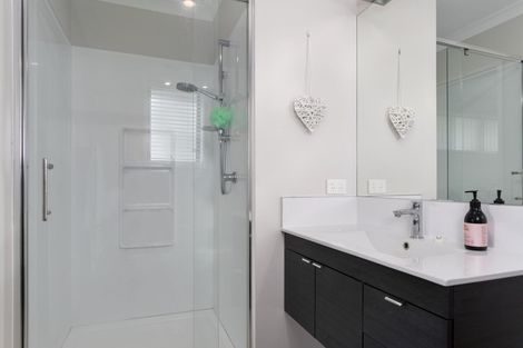 Photo of property in 24 Charlotte Drive, Omokoroa, 3114