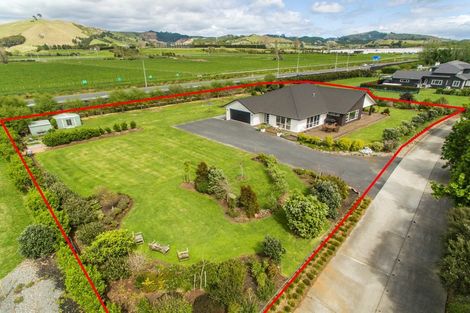 Photo of property in 6 Royal Ascot Drive, Papamoa Beach, Te Puke, 3187