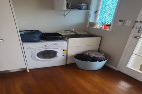 Photo of property in 32 Cardiff Road, Pakuranga, Auckland, 2010