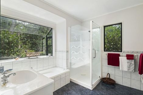 Photo of property in 21 Topliss Drive, Northcross, Auckland, 0632