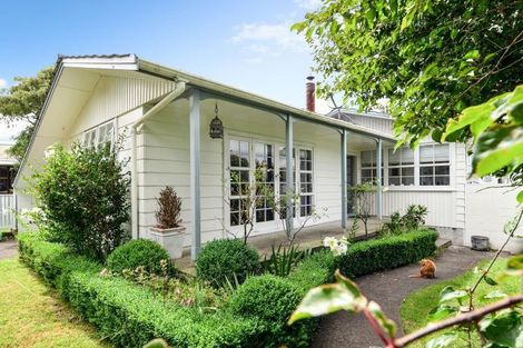 Photo of property in 73 Morrow Avenue, St Andrews, Hamilton, 3200