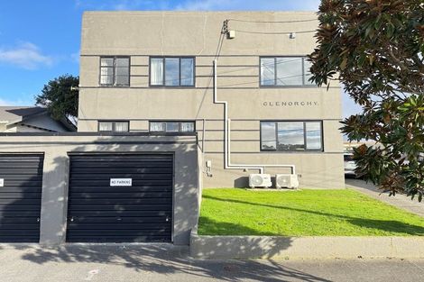 Photo of property in 2/2 Emerson Street, Petone, Lower Hutt, 5012