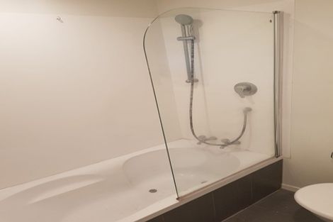 Photo of property in 34 Grove Road, Kelburn, Wellington, 6012