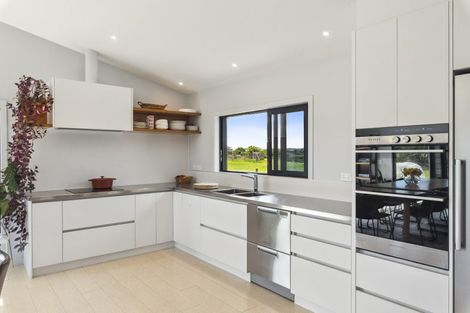 Photo of property in 39 Sandown Road, Te Horo Beach, Otaki, 5581