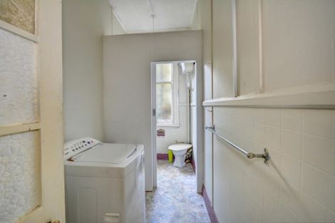 Photo of property in 35 Queen Street, Brighton, Dunedin, 9035