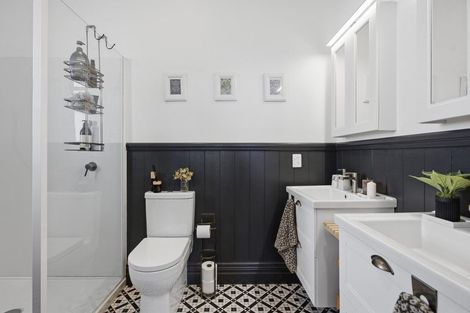 Photo of property in 25 Standish Street, Westown, New Plymouth, 4310