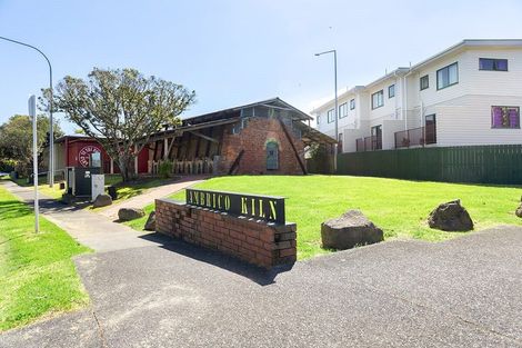 Photo of property in Tuscany Way, 19/3 Ambrico Place, New Lynn, Auckland, 0600