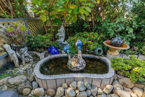 Photo of property in 6 Gresford Place, Churton Park, Wellington, 6037