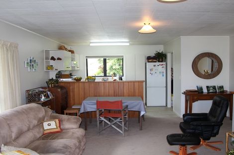 Photo of property in 4 Seaview Road, Cable Bay, 0420