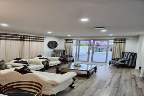 Photo of property in 68c Te Oneroa Way, Long Bay, Auckland, 0630