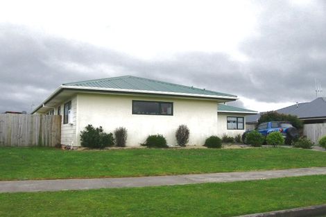 Photo of property in 105 Peter Hall Drive, Kelvin Grove, Palmerston North, 4414
