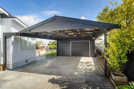 Photo of property in 2 Alma Place, Milson, Palmerston North, 4414