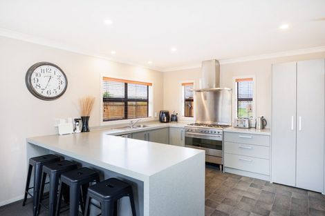 Photo of property in 35 Rosalie Terrace, Kelvin Grove, Palmerston North, 4414
