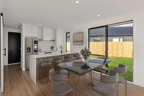 Photo of property in 8 Taurangawaka Road, One Tree Point, 0118