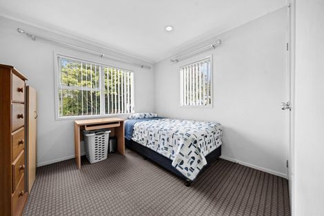 Photo of property in 2 Talmar Place, Massey, Auckland, 0614