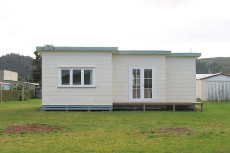 Photo of property in 100 Riverview Road, Whangamata, 3620