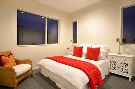 Photo of property in 35 Namsan Close, Fairview Heights, Auckland, 0632