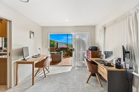 Photo of property in 8 Toledo Avenue, Henderson, Auckland, 0612